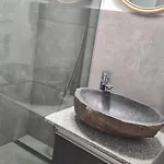 Ella * Constanţa